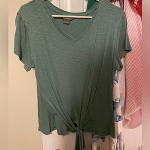 Green cotton shirt with tie at the bottom